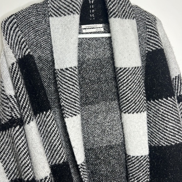 Anthropologie Black and White Plaid Cardigan - Picture 9 of 10